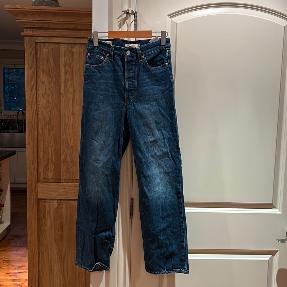 Levi’s rib cage 26 straight Aritzia